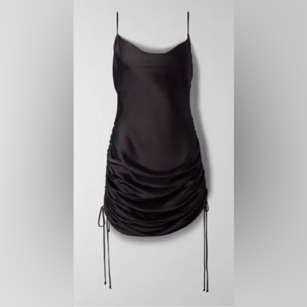 Wilfred Ruched Slip Mini Dress Fuschia Black